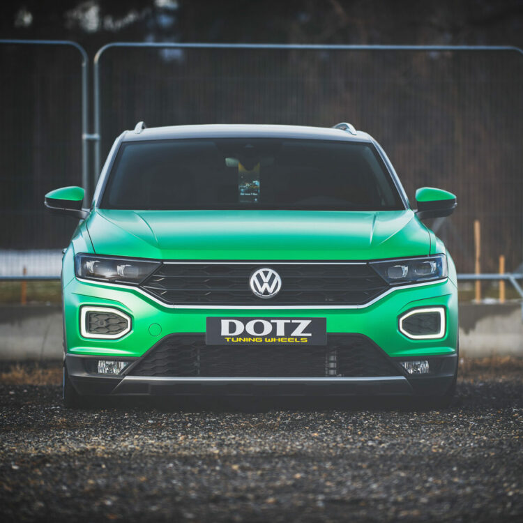 DOTZ-CP5-dark-VW-T-Roc_contentpic-03